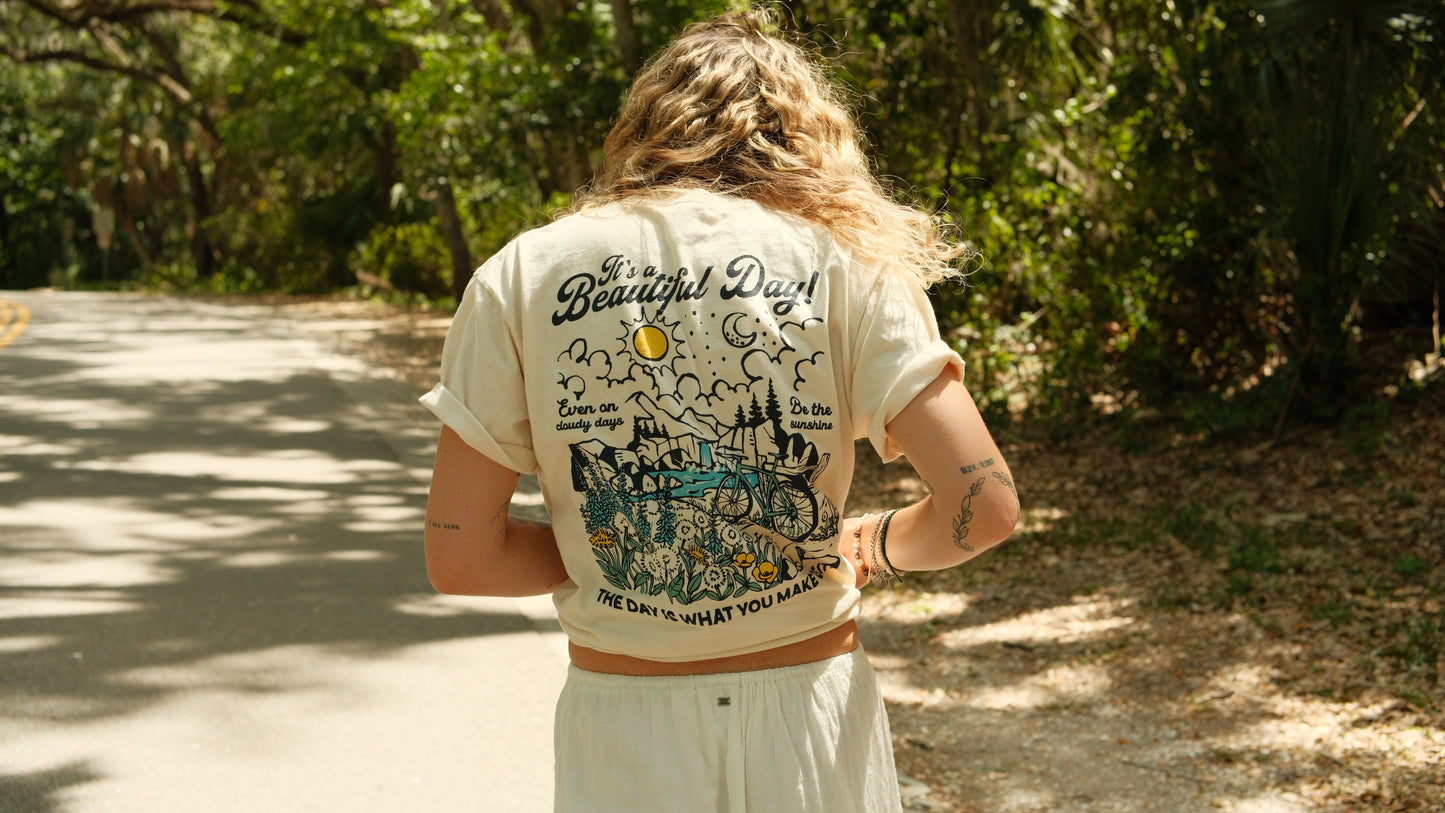 'It's A Beautiful Day!' Tee (Ivory)